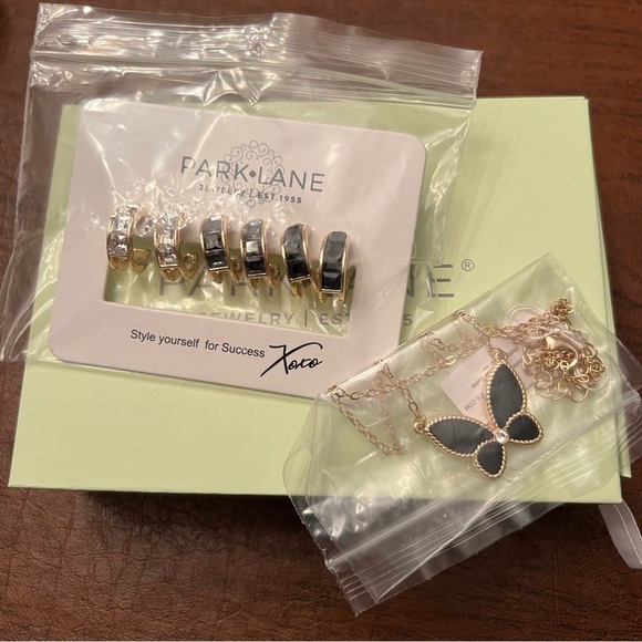 Park Lane Bindi Black & Gold Earring Set & Butterfly Necklace | Limited Edition - Picture 5 of 6